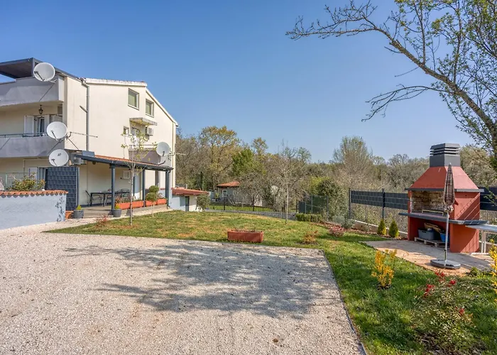 Appartamento Petricija With Garden Porec