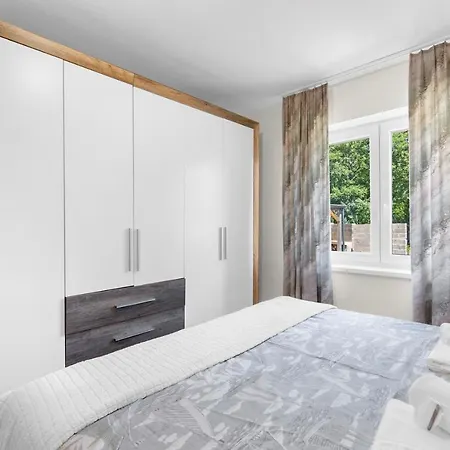 Petricija With Garden * פורץ