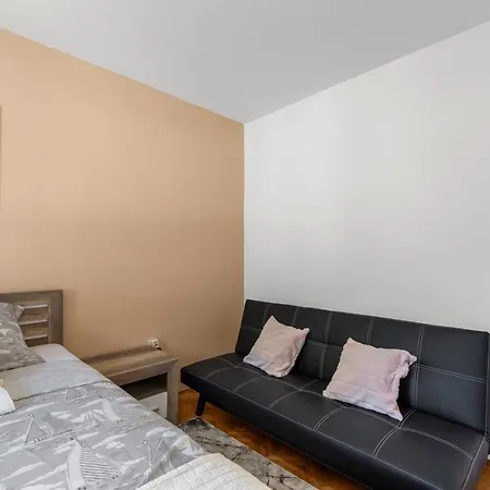 דירה Petricija With Garden *