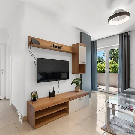 Petricija With Garden * Poreč