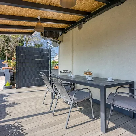 Petricija With Garden