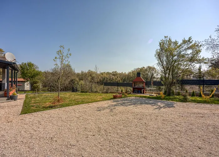 Petricija With Garden Apartman *